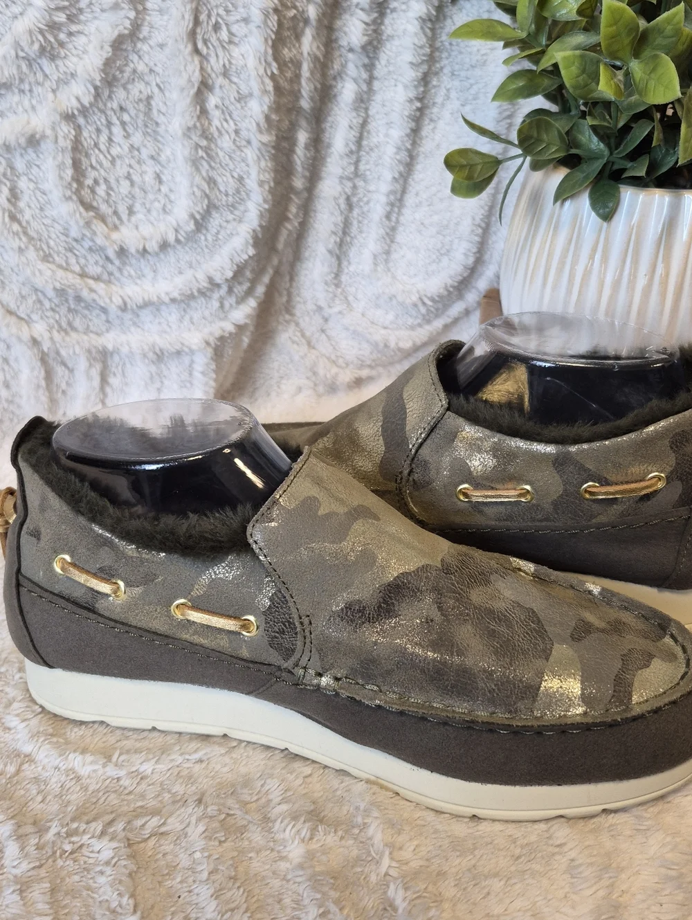 NEW Sperry Moc-Sider Slip-On Shoes Olive Green Camo Leather Faux Fur Lined Sz 8